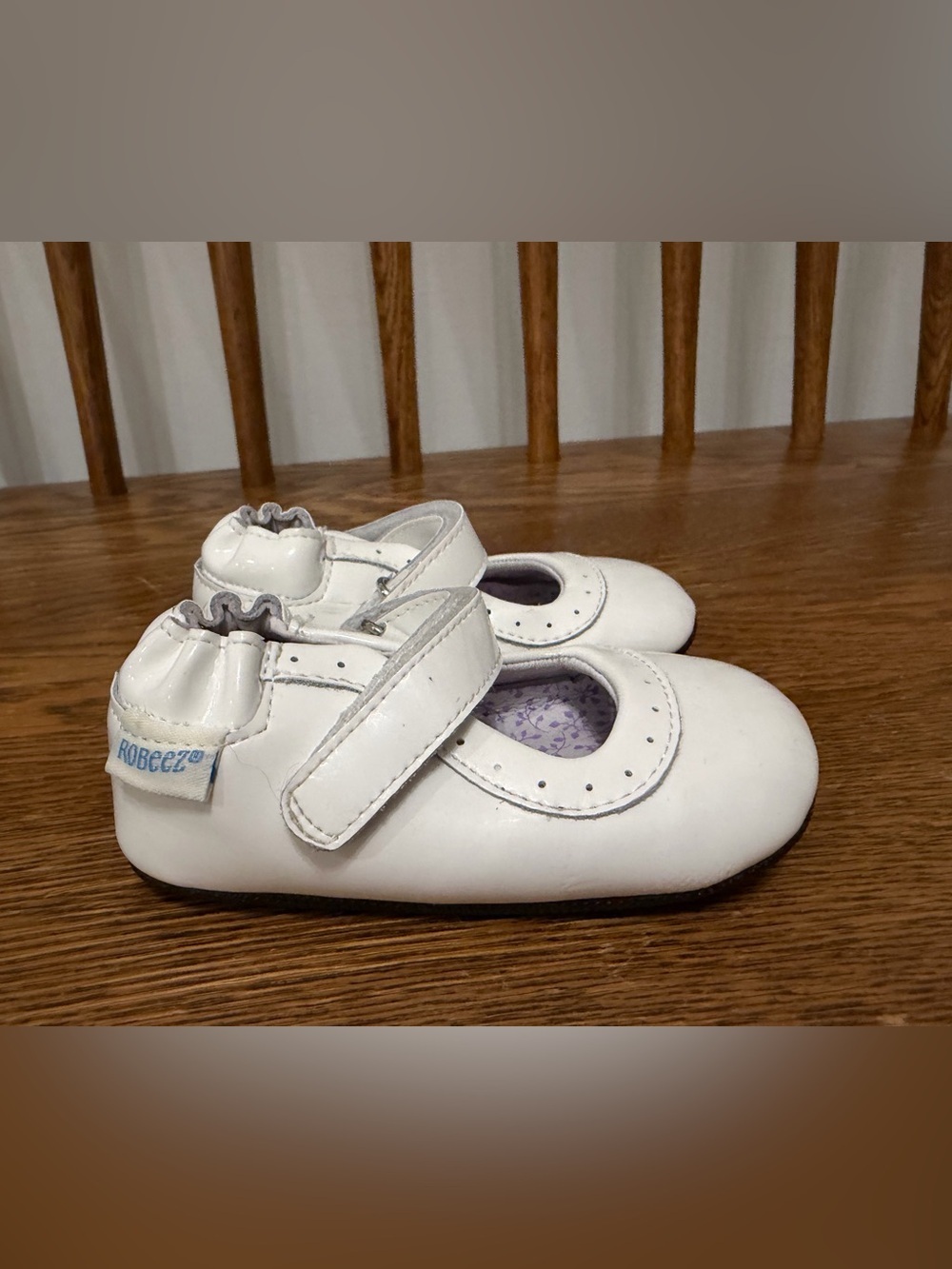 Robeez White Leather Patent Mary Jane Shoes Size 3 US 6-9 Months
